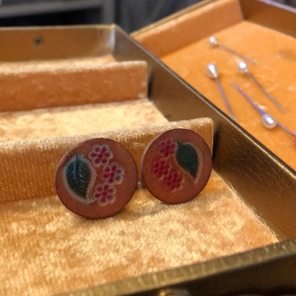 Vintage Leather Floral Clip On Earrings - Picture 2 of 7